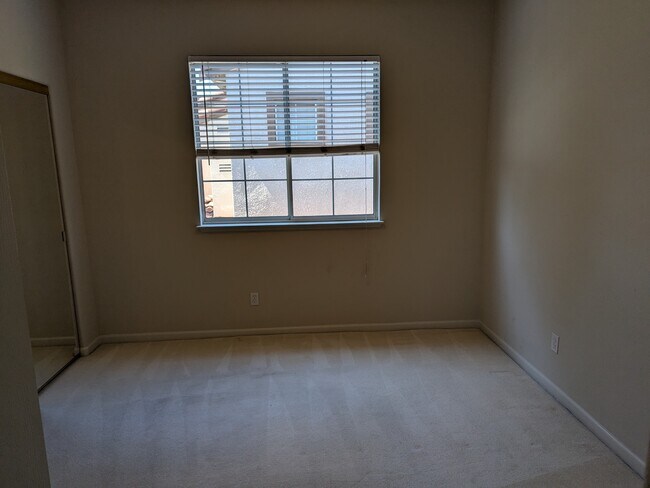 Building Photo - 2228 Lenox Plz