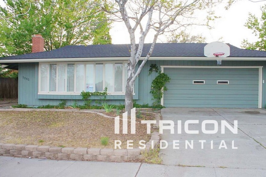 Primary Photo - 1045 Crown Dr