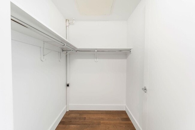 Building Photo - 372 9th St