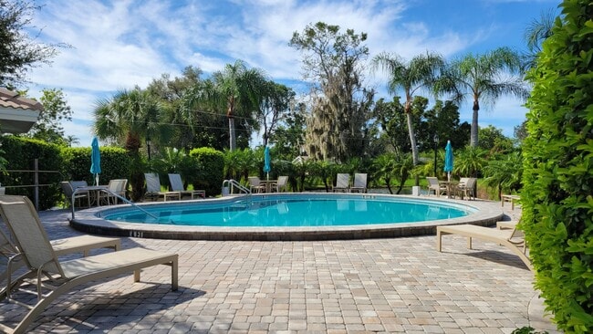 Building Photo - Annual unfurnished  renovated 2/2 villa in...