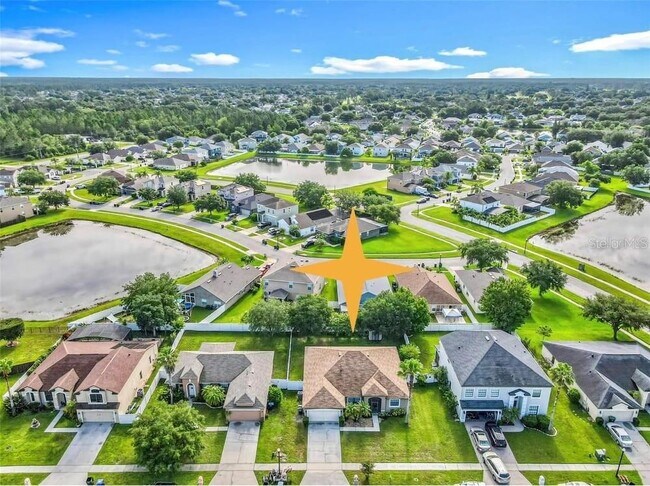 Building Photo - 2831 Village Pine Terrace