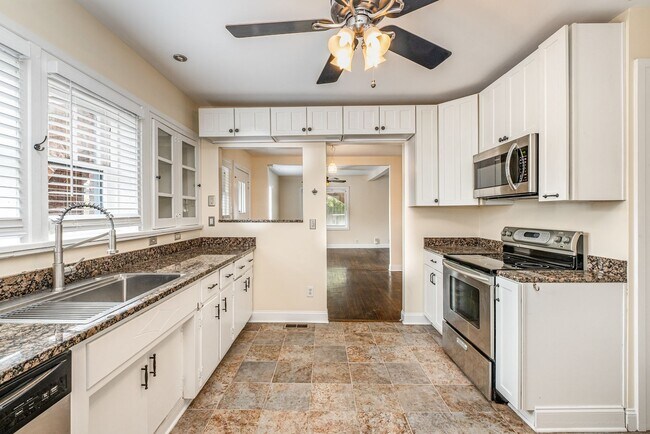 Building Photo - 4 Bedroom  Now Available!