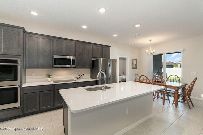 Building Photo - 4832 Shannock Ave