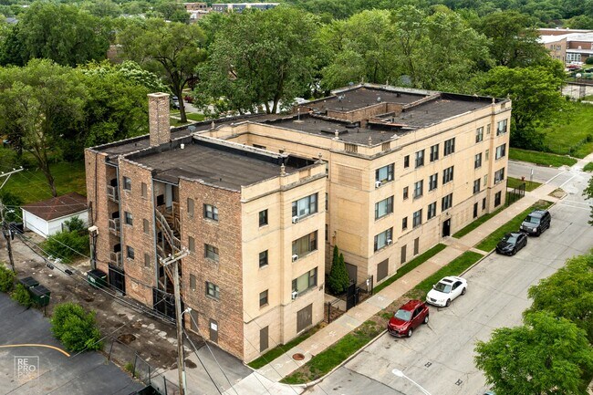 Building Photo - 7003 S Harper Ave