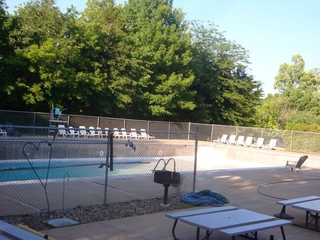 Building Photo - 1828 Marriott Ln