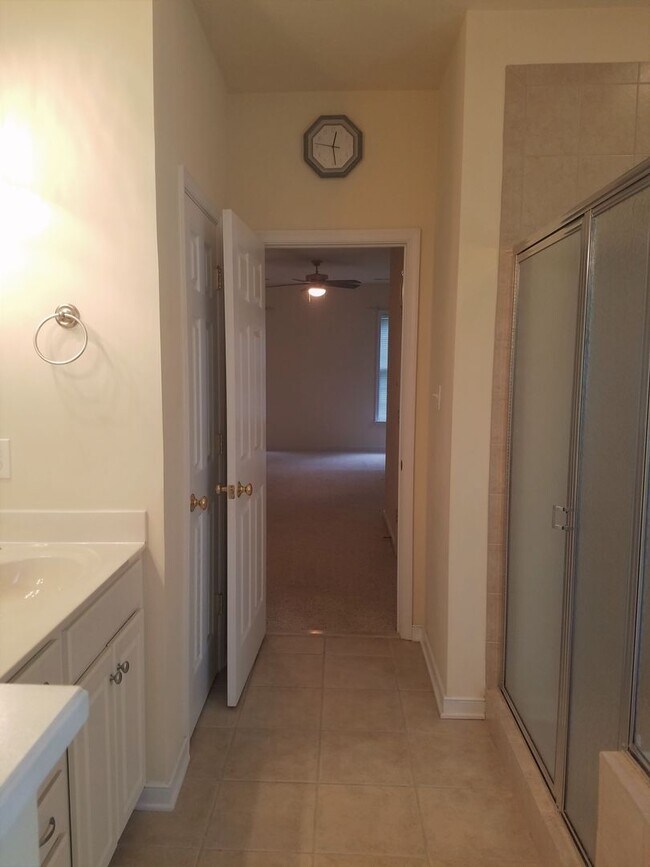 Building Photo - Beautiful transitional 4 bedroom brick rancher on quiet street just off of Hull Street/Genito Roa...