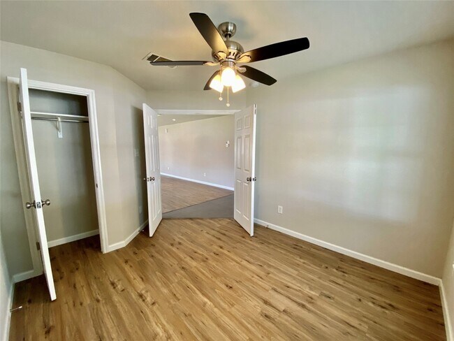Building Photo - 3313 Settlement Dr