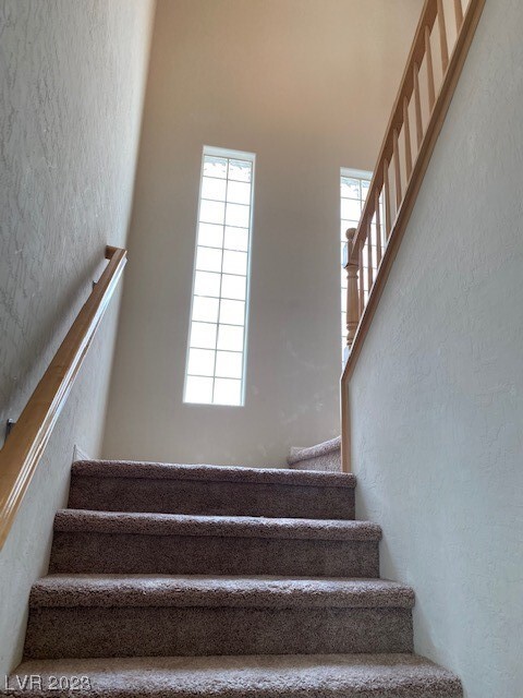Building Photo - 364 Hanbury Manor Ln