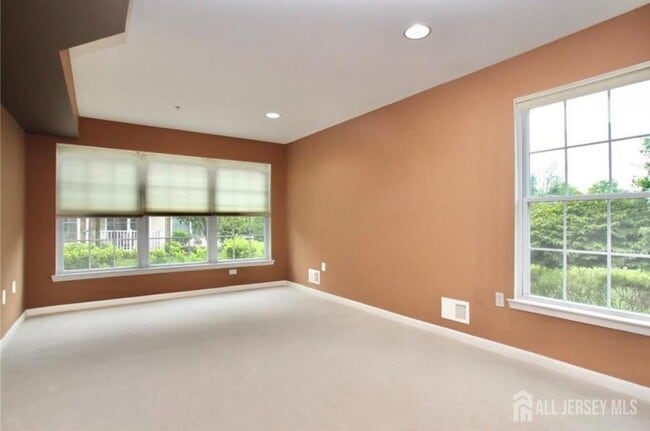 Building Photo - 116 Chariot Ct