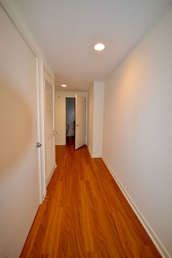 Building Photo - Beautiful 2 Bedroom Apartment in Long Beac...