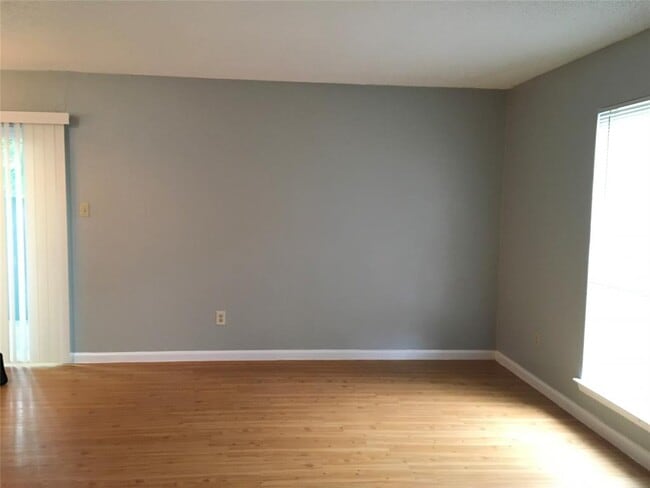 Building Photo - 1312 Southport Dr