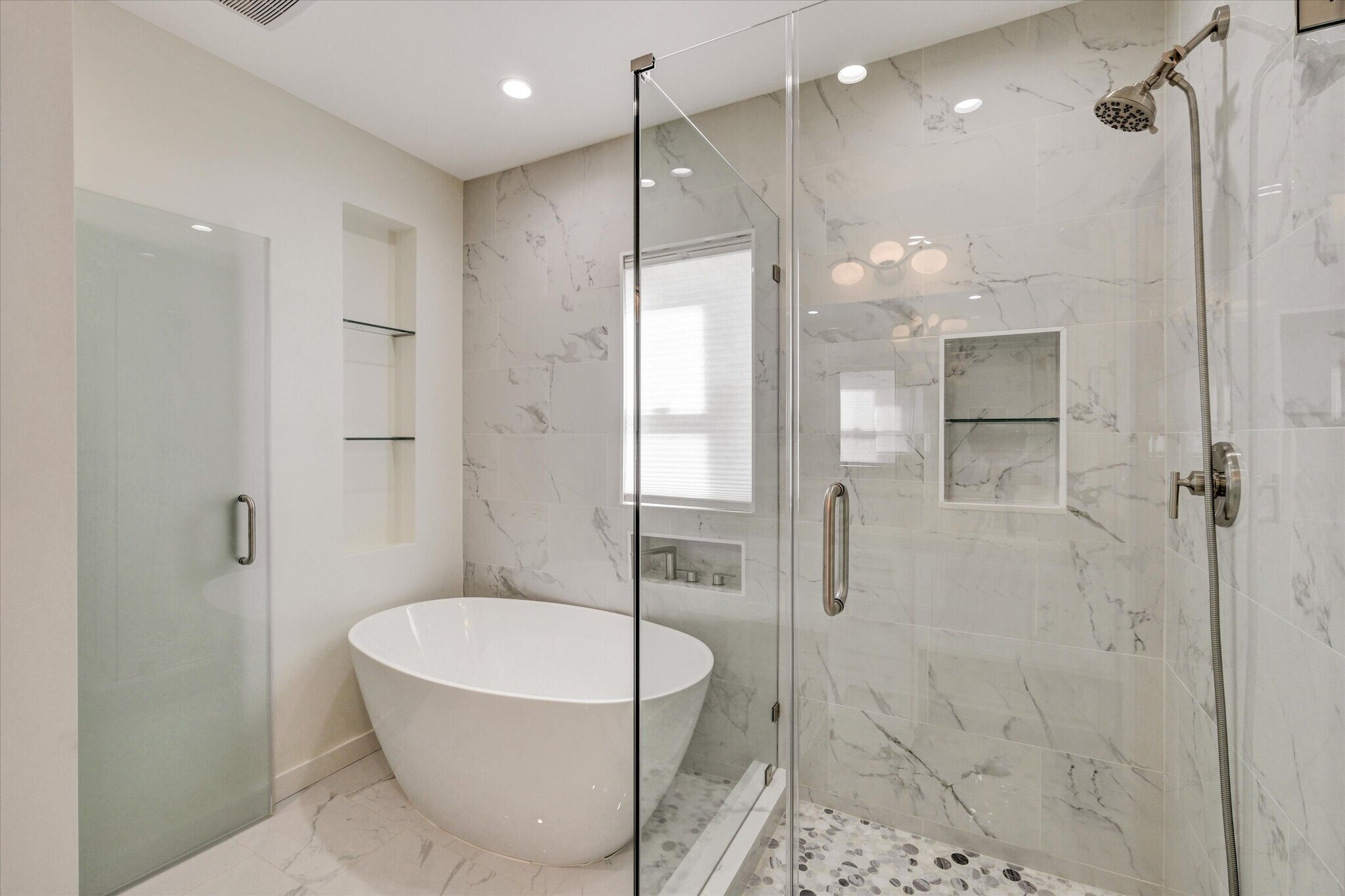 Building Photo - 5348 Thornburn St