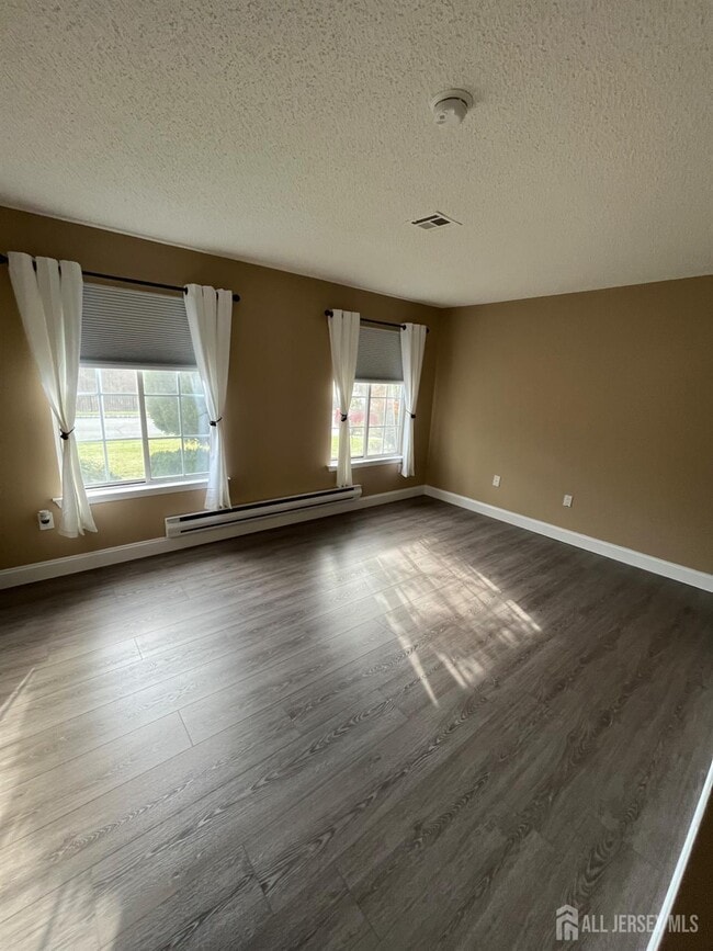 Building Photo - 572B Nutley Dr