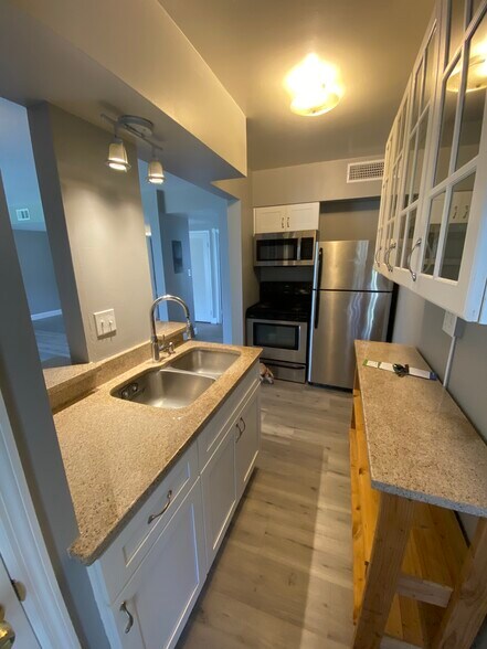 Building Photo - 250 N Banana River Dr