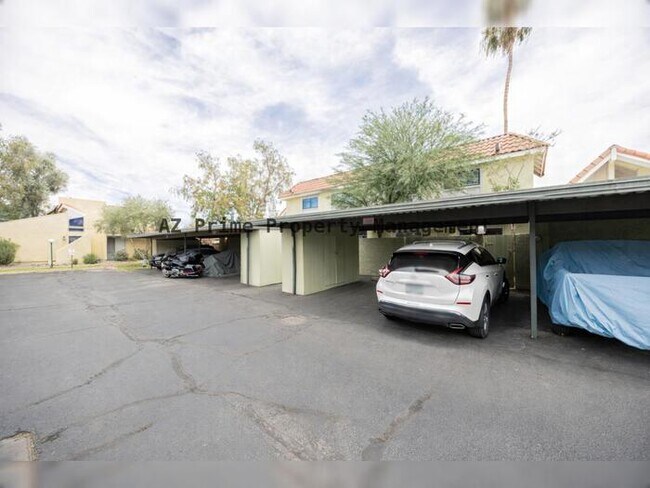 Building Photo - 4710 N 10th Pl