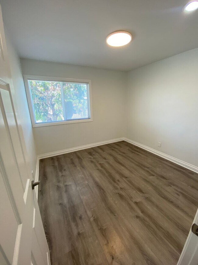 Building Photo - Remodeled 4 Bedroom Norwalk House For Rent with AC!