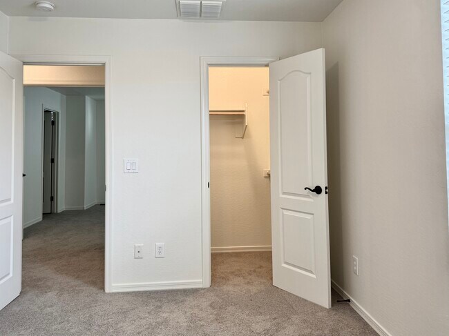 Building Photo - 3954 E Leslie Dr