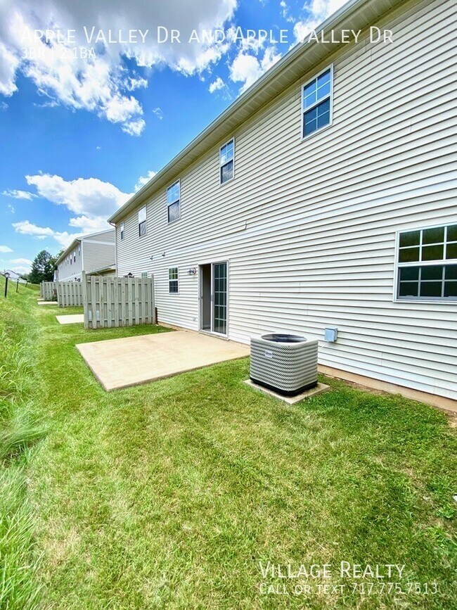 Building Photo - 818 Apple Valley Dr
