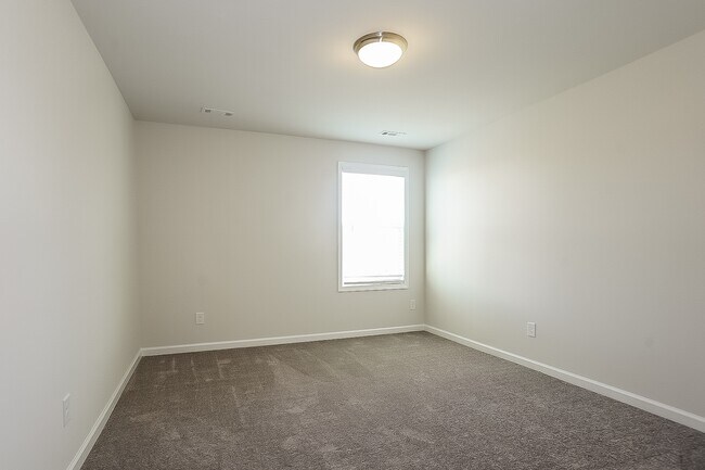 Building Photo - 6244 Whirlaway Rd