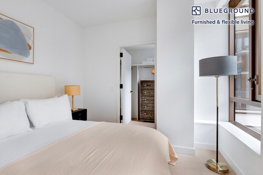 Building Photo - 478 Kent Ave