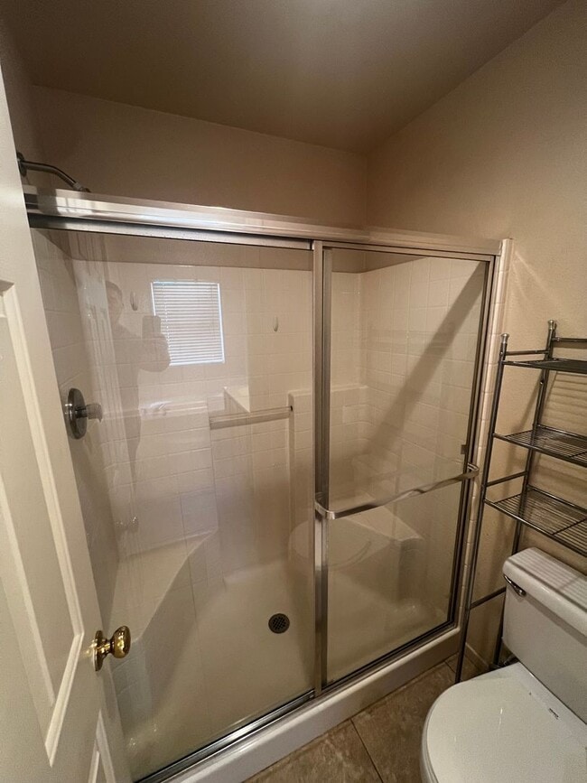 Building Photo - Beautiful Townhome in Gated Black Mountain Vistas (Henderson)