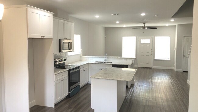 Building Photo - 9218 Nyssa Ave