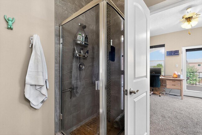 Building Photo - Sawmill District Townhouse 2/BD2/Story 2.5...