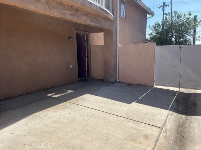 Building Photo - 8441 Oleander Ave