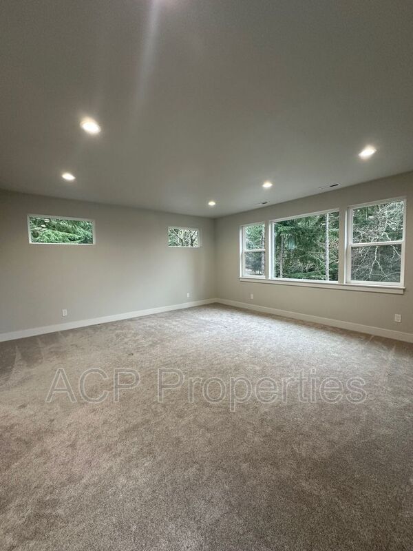 Building Photo - 8 Clematis Ln