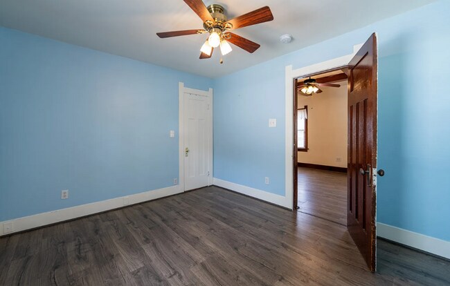 Building Photo - Large Beautiful Home