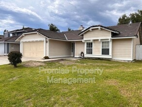 Building Photo - 885 Pinewood Dr