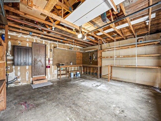 Building Photo - Spacious 4-Bedroom Lacey Home with A/C, Basement Bonus Space & Wetlands Privacy