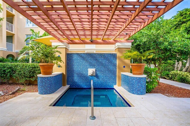 Building Photo - 19555 E Country Club Dr