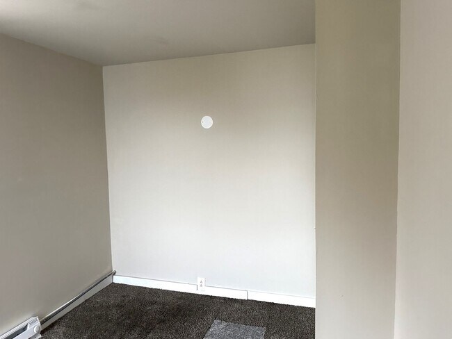 Building Photo - 425 Highland Ave