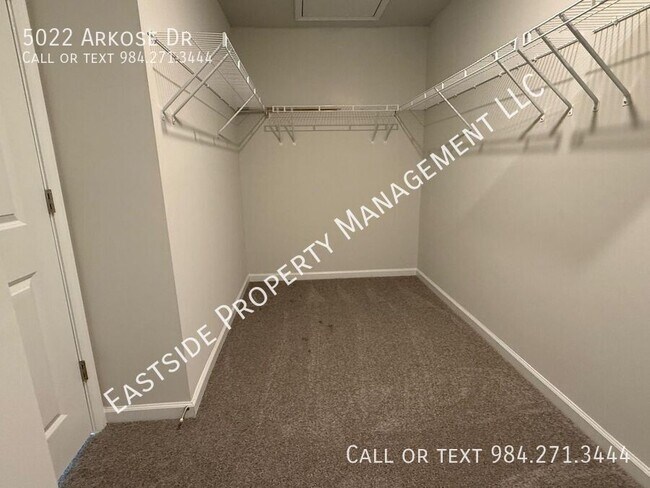 Building Photo - 5022 Arkose Dr