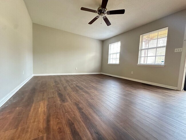 Building Photo - Home for rent in Center Point **MOVE IN SP...