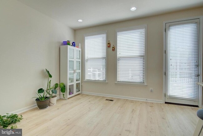 Building Photo - 42363 Alder Forest Terrace