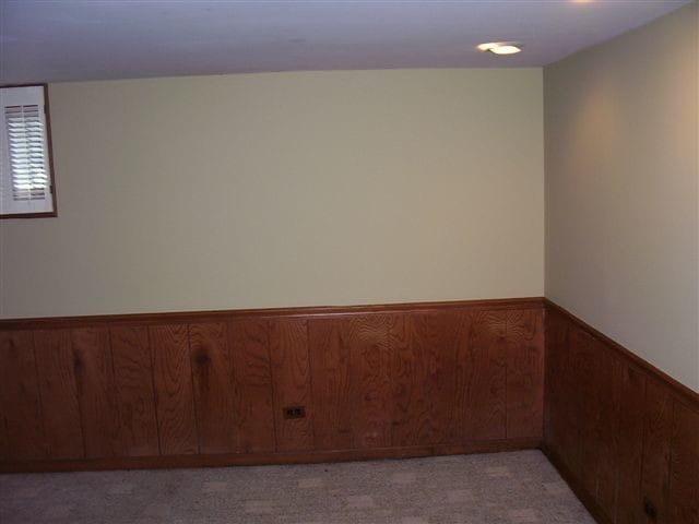 Building Photo - 112 N Hager Ave