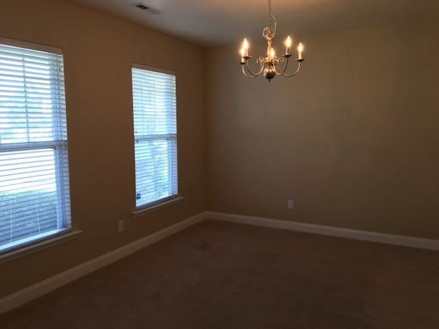 Building Photo - 1001 Haven Ln