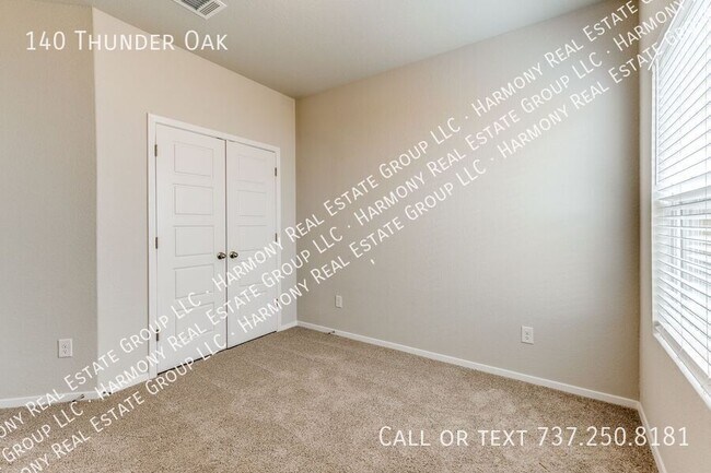 Building Photo - 140 Thunder Oak