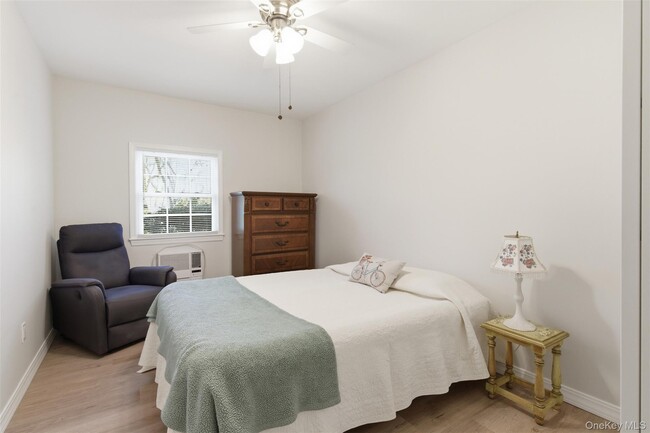 Building Photo - 120 Greenlawn Rd