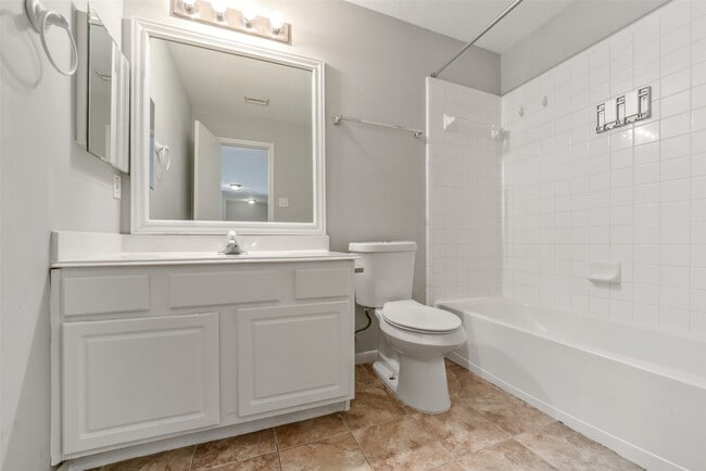 Building Photo - 3231 Stoneydale Ln