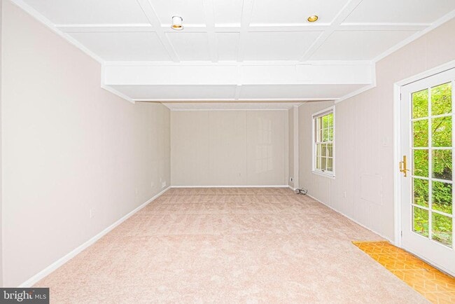 Building Photo - 29 Longmeadow Dr