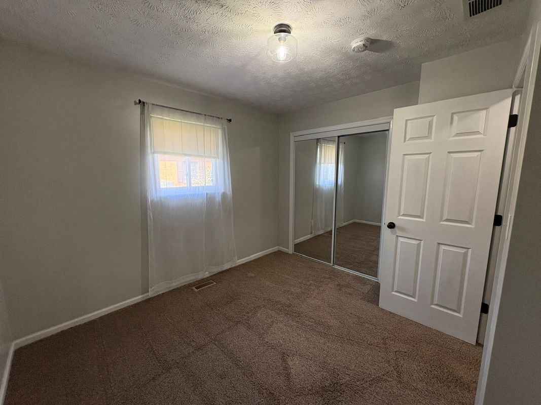 Building Photo - 2087 Granada Dr