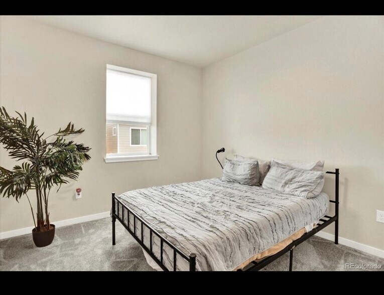 Building Photo - 11205 W 53rd Ln