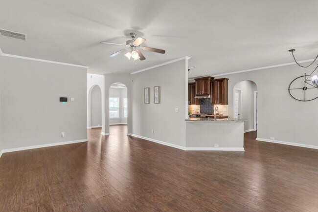 Building Photo - 1370 Long Acre Dr