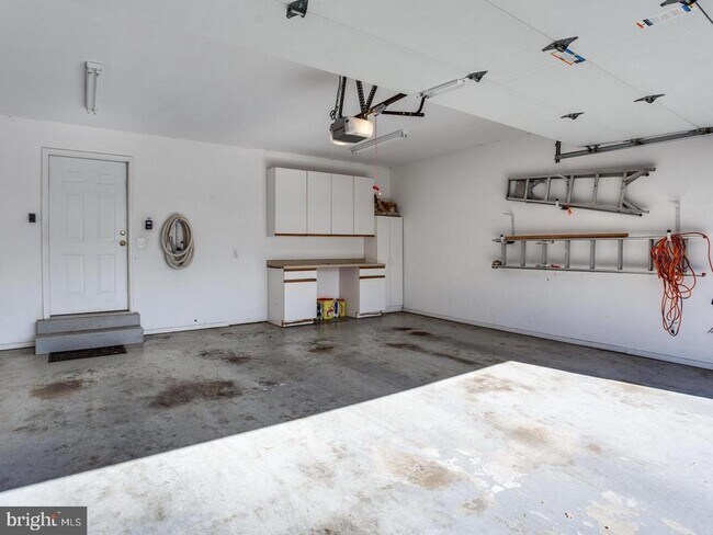 Building Photo - 8002 Grand Teton Dr