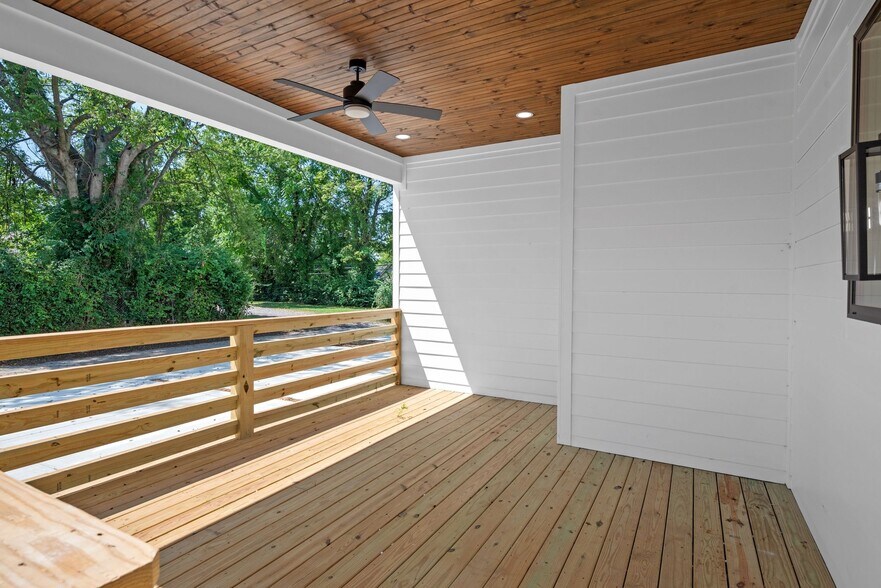 Building Photo - 2521 W Heiman St