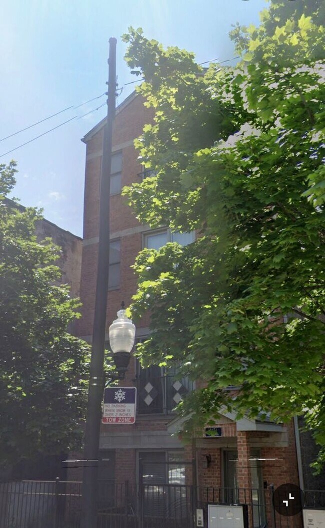 Building Photo - 2451 W Harrison St