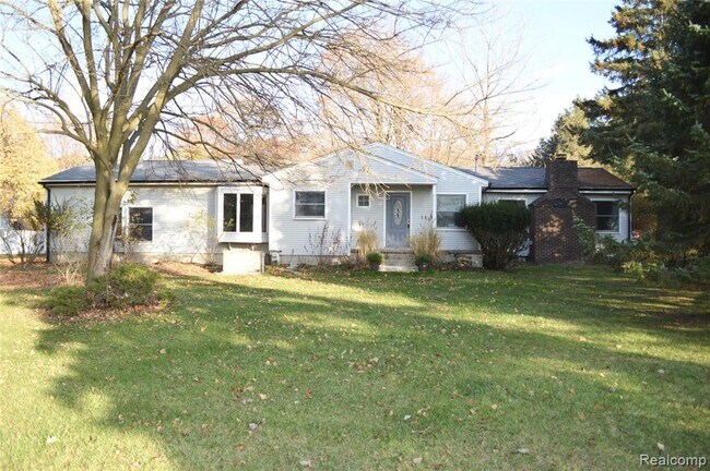 Building Photo - 8344 Ellis Rd